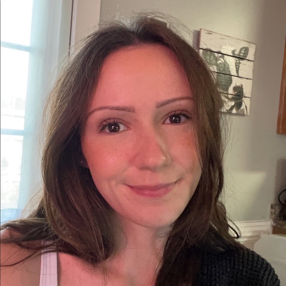 Meet your Posher, Hailey - Picture 1 of 1